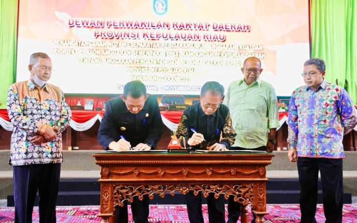 Nota Kesepakatan KUA-PPAS Ditandangani Gubernur Ansar dan Pimpinan DPRD Provinsi Kepri 