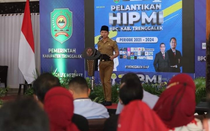 Bupati Trenggalek, Mochamad Nur Arifin, saat memberikan sambutan pada pelantikan pengurus BPC - HIPMI Trenggalek di, Pendapa Manggala Praja Nugraha, Senin (10/1/2022) (Foto : Hardi Rangga, klikwarta.com).