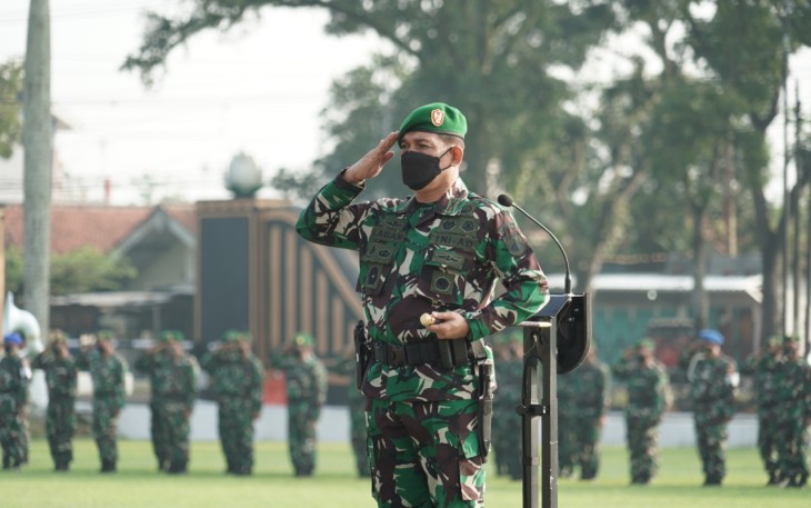 pelaksanaan kegiatan Upacara di makorem 071/Wijayakusuma pada awal Tahun 2022 
