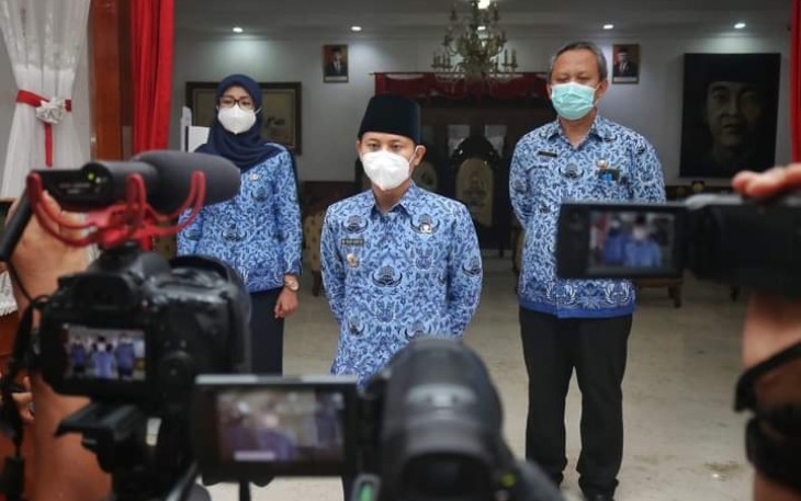 Bupati Trenggalek, Mochamad Nur Arifin, saat siaran pers di Pendapa Manggala Praja Nugraha, Senin (17/1/2022).