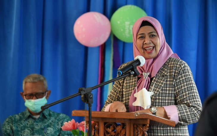 Ketua TP-PKK Kepulauan Riau Hj. Dewi Kumalasari Ansar 