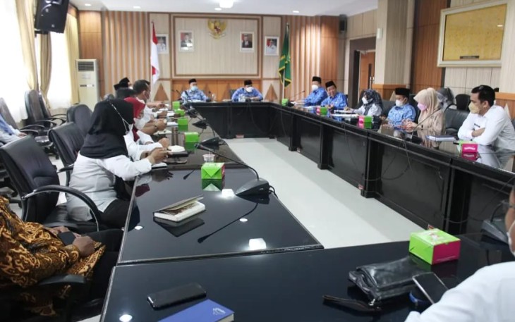 Rapat pembahasan tentang Bantuan Biaya Berobat Bagi Masyarakat Tidak Mampu/Miskin, oleh Pemprov Bengkulu