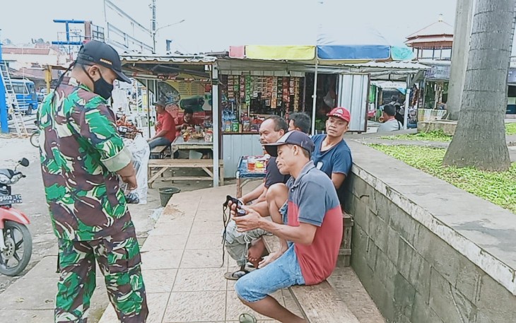 Patroli penerapan prokes oleh anggota Koramil 04/Bawang Kodim 0736/Batang
