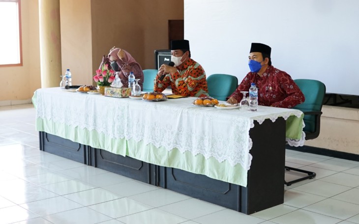 Wagub Bengkulu, Rosjonsyah, saat memberikan arahan kepada pejabat struktural di Lingkungan Dinas ESDM 