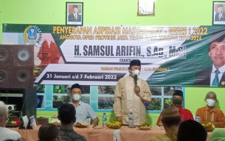 Anggota DPRD Jatim Dapil Surabaya, Samsul Arifin, saat menggelar reses I tahun 2022 di Kelurahan Sawunggaling Kecamatan Wonokromo