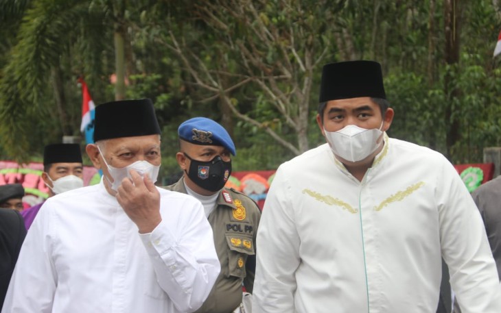 Plt. Bupati Bintan, Roby Kurniawan, saat mendatangi Pondok Pesantren Madani Tebuireng XIV Bintan 