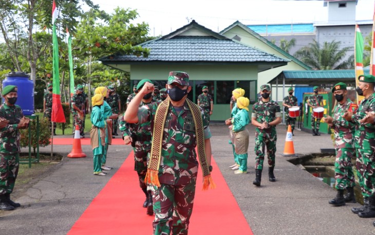 Kasdam XII/Tpr Cek Kesiapan Yonif 645/Gty