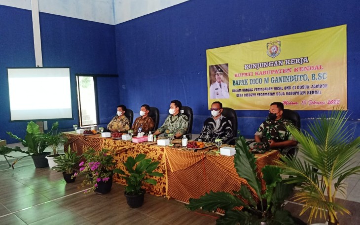 Bupati Kendal, Dico M. Ganinduto saat berkunjung di Dusun Jambon Desa Medono, Kecamatan Boja