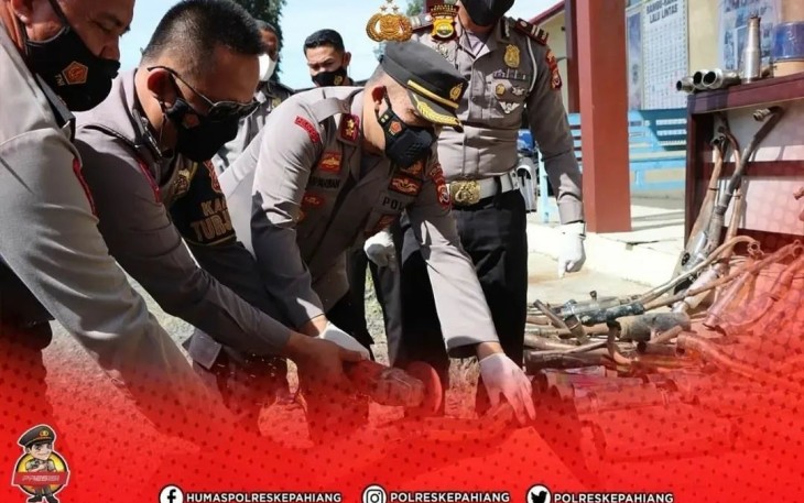 Kapolres Kepahiang AKBP. Suparman, memimpin langsung Konferensi pers pemusnahan knalpot brong