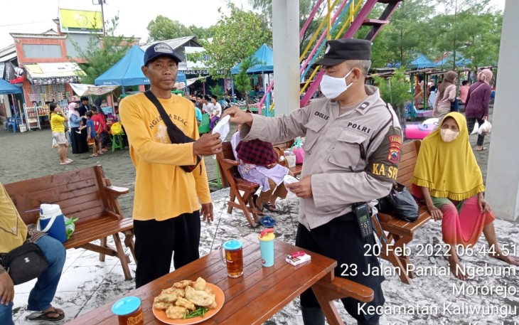 Personel Polsek Kaliwungu, saat melaksanakan patroli di tempat Wisata