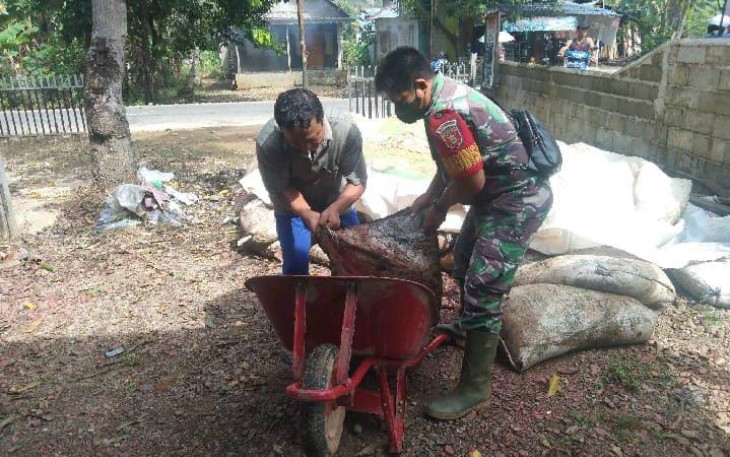 Pupuk Organik Bagi Petani Terus Salurkan