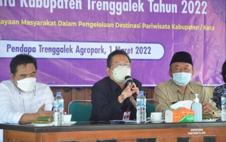 Pj Sekda Kabupaten Trenggalek, Dr. Andriyanto, saat membuka kegiatan Focus Group Discussion, di Pendapa Trenggalek Agropark, Selasa (1/3/2022) (Foto : Hardi Rangga, klikwarta.com)