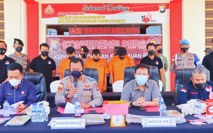 Konferensi pers Polres Bintan