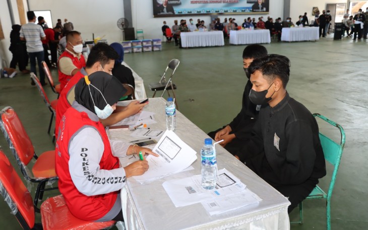 Vaksinasi Covid-19, oleh Polres Tulungagung