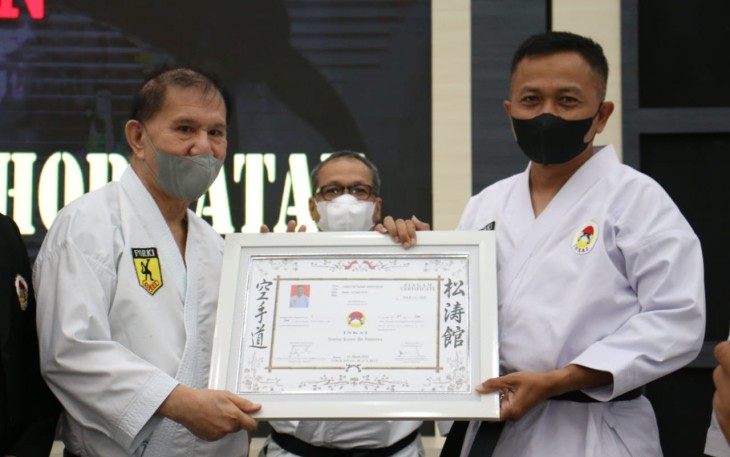 Pangdam XII/Tpr Terima Anugerah Sabuk Hitam INKAI