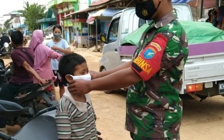 Gencarkan PPKM Mikro dan Bagikan Masker