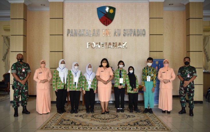 Lanud Supadio Berangkatkan 6 Casis SMA Pradita Dirgantara Ke Solo