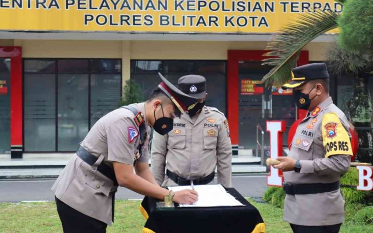 Kapolres Blitar Kota Pimpin Sertijab Kasat Lantas dan Kasat Binmas