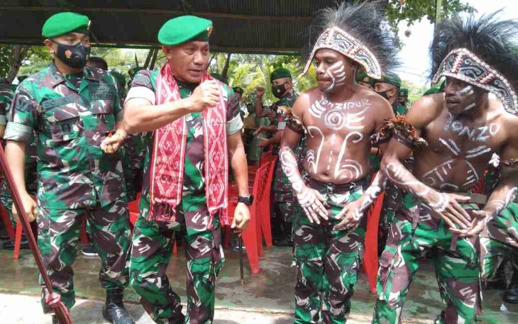Satukan Hati Dengan Prajurit, Pangdam XVIII/Kasuari Kunjungi Yonzipur 20/PPA