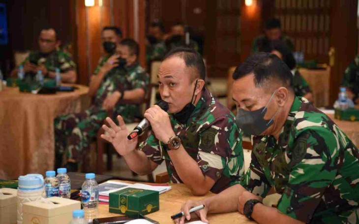 Pangkolinlamil Terima Paparan e-book, Website dan Renlibat Kolinlamil Dalam Menghadapi Kontijensi 2023