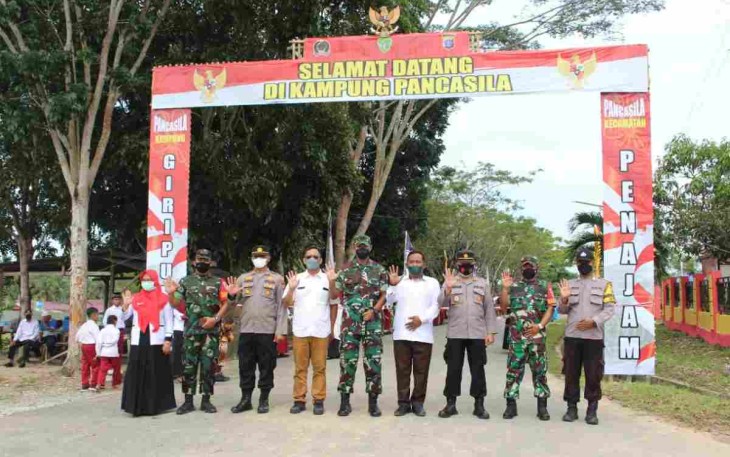 Kuda Lumping Ramaikan Peresmian Kampung Pancasila Desa Giri Purwa 