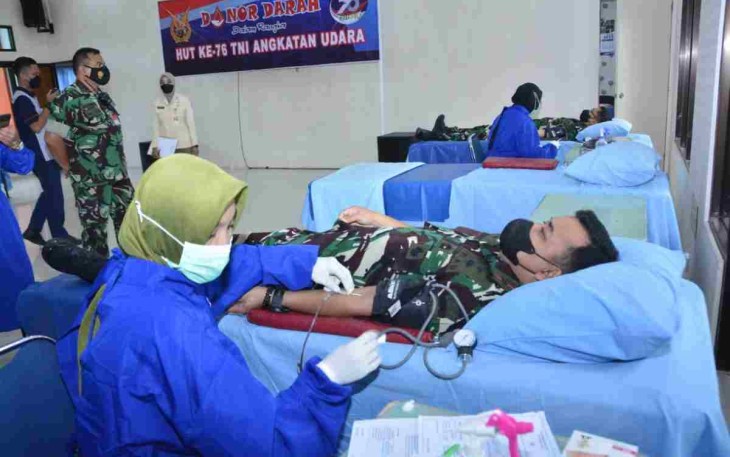 Jelang HUT Ke 76 TNI AU, Lanud Iswahjudi Gelar Donor Darah