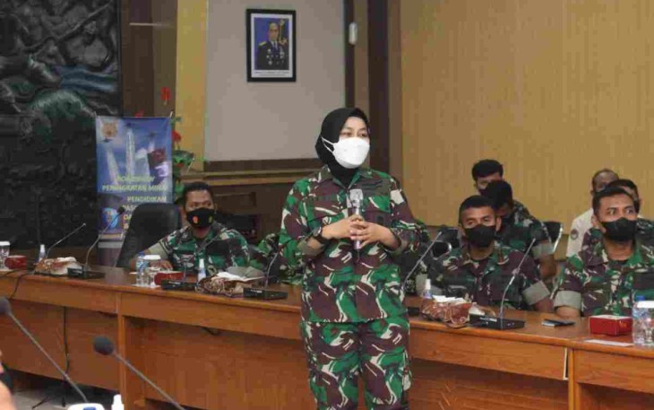 Road Show Sosialisasi Peningkatan Minat Pendidikan Pascasarjana di Lanud Abdulrachman Saleh 