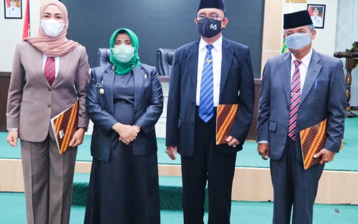 Foto bersama usai pelantikan
