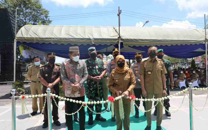 Dandim 0808/Blitar Dampingi Bupati Blitar Buka Bazar Ramadhan