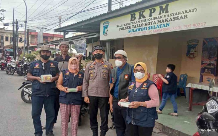 Polsek Tallo dan FKPM Polsek Tallo Gelar Bagi Ta'jil Bersama