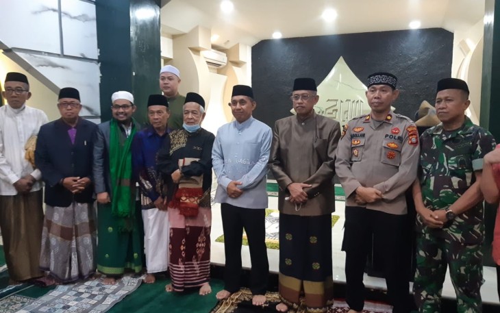 Pangdam XIV/Hsn Safari Sholat Subuh di Mesjid Besar Syura Kec Tallo Kota Makassar