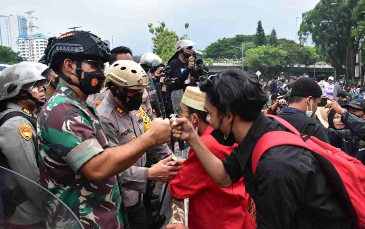 Pangdam Jaya dan Kapolda Jaya Metro Turun ke Lapangan Pantau  Demonstran