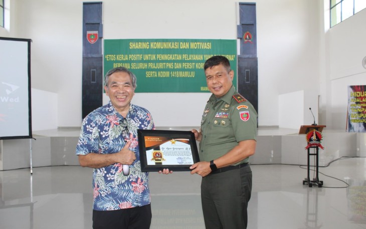 Dr. Aqua Dwipayana Sharing Komunikasi dan Motivasi di Korem 142/Tatag.