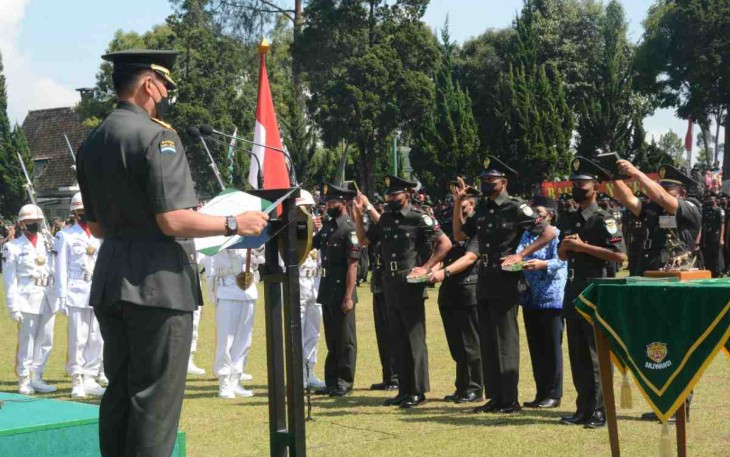 Pangdam III/Slw Lantik dan Sumpah 602 Prajurit Muda di Pangalengan