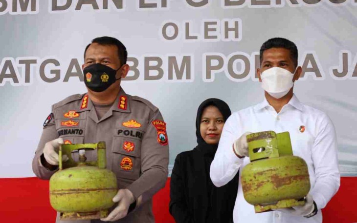 Konferensi Pers Polda Jatim, Selasa (19/04/2022).