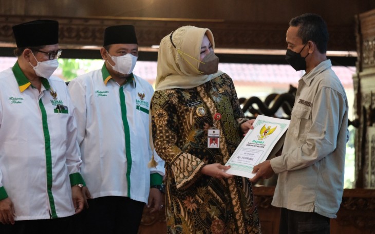Gerakan penyaluran zakat oleh Baznas, pada Selasa 12 April 2022 lalu, di Pendapa Pemkab Klaten  