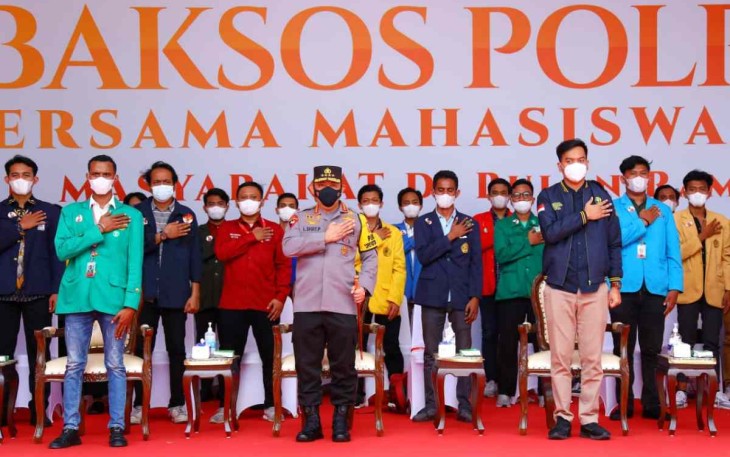 Kapolri bersama pemuda dan mahasiswa gelar baksos. Senin (25/4/2022)