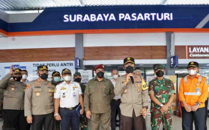 Kapolda Jatim menyampaikan masyarakat agar tetap menerapkan protokol kesehatan dalam mudik lebaran. Senin (25/4/2022)