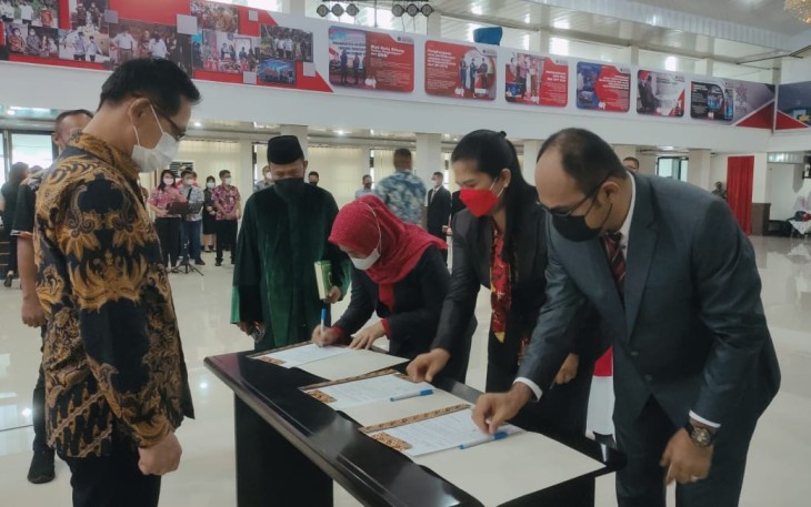 Wakil Wali Kota Bitung, saat melantik puluhan pejabat Pemkot Bitung, Kamis (28/4/2022)