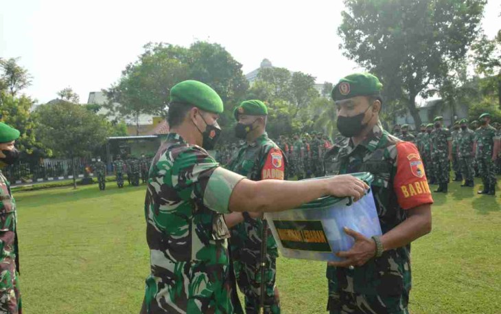 Bingkisan lebaran Kasad untuk prajurit Kodim Ponorogo. Rabu (27/4/2022)