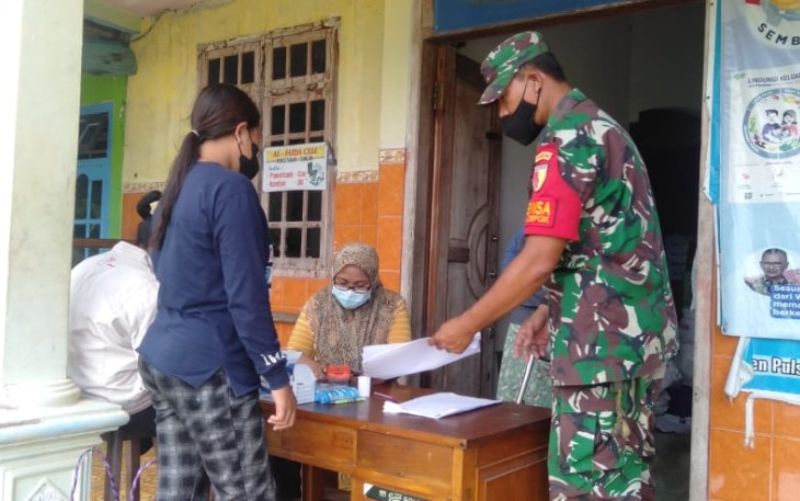 Serma Siswanto pastikan tepat sasaran bantuan sosial pangan. Jum'at (29/4/2022)