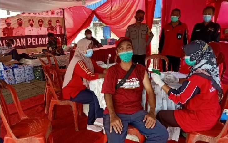 Pos Pelayanan Putri Hijau Melayani Vaksinasi
