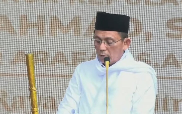 Gubernur Kepri, H. Ansar Ahmad, saat menjadi lhatib Idul Fitri 1443 H, di Masjid An Nur Sagulung, Kota Batam, Senin (2/5/2022)