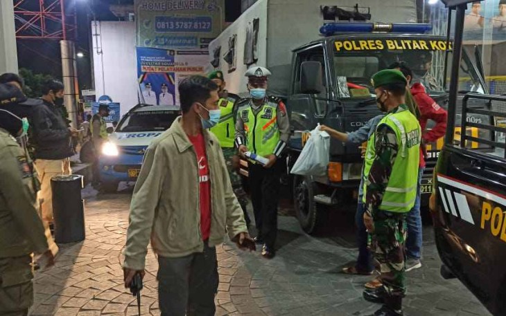 Operasi yustisi Kodim Blitar bersama instansi terkait