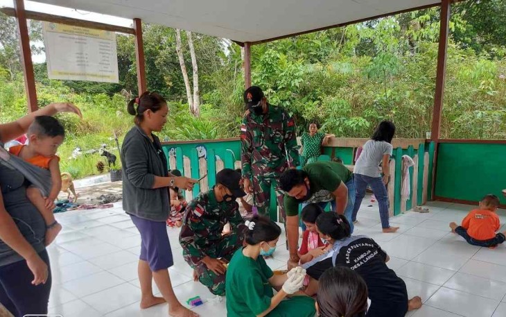 Posyandu satgas Yonif 144/JY di perbatasan. Sabtu (07/05/2022)