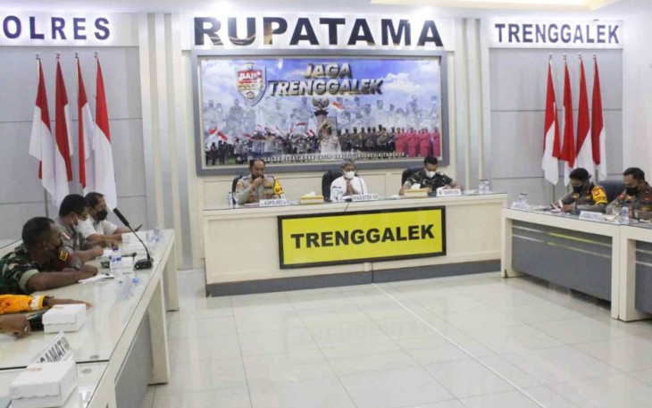 Dandim hadiri rakor tradisi kupatan di polres Trenggalek. Sabtu (07/05/2022) 
