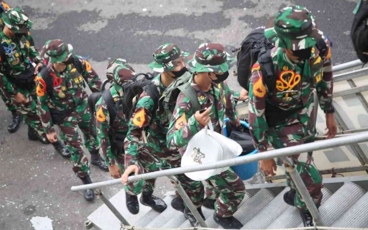 KRI Banjarmasin 592 berangkatkan taruna AAL Latsitarda Nusantara XLII menuju Semarang. Minggu (08/05/2022)