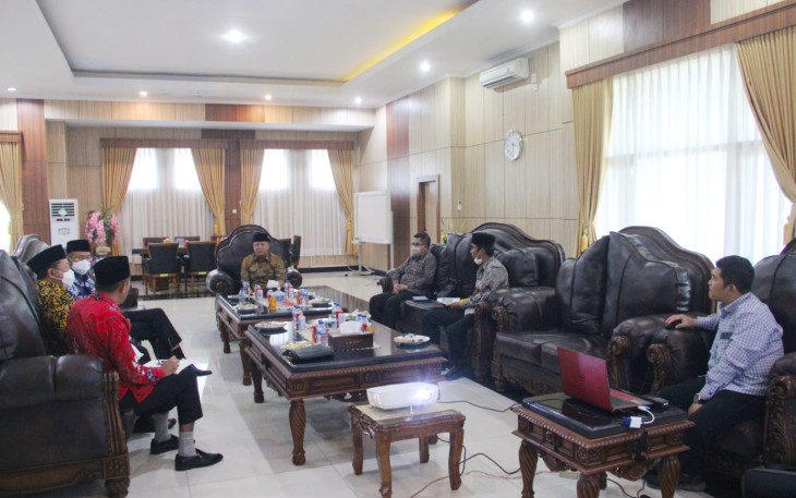 Suasana saat rapat ekspose persiapan pembangunan ruang Command Center Provinsi Bengkulu, di ruang kerja Gubernur, Kamis (12/05/2022).