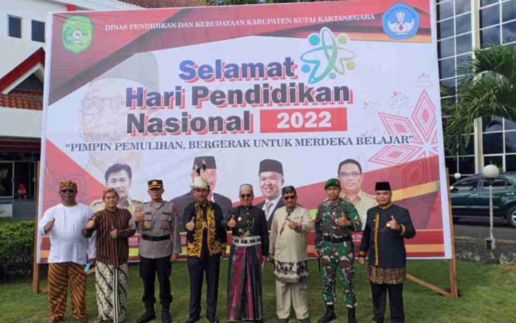 Foto bersama usai upacara Hardiknas. Jum'at (13/05/2022)