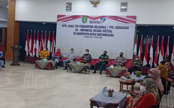 Suasana virtual apel siaga TPK di kantor Bupati Kutai Kartanegara. Jum'at (13/05/2022)
